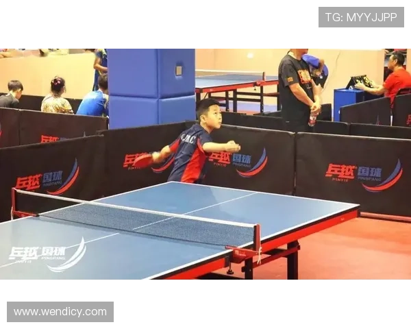 重庆乒乓球队在精英赛中以72分稳居积分榜首位展现强劲实力