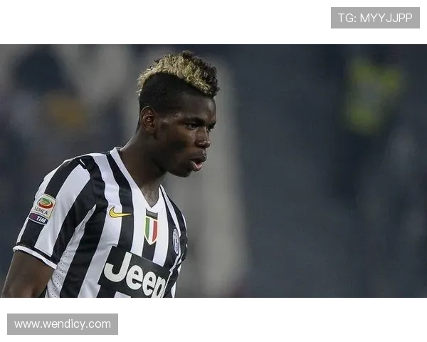 黑人足球明星的独特发型展示与时尚风格解析